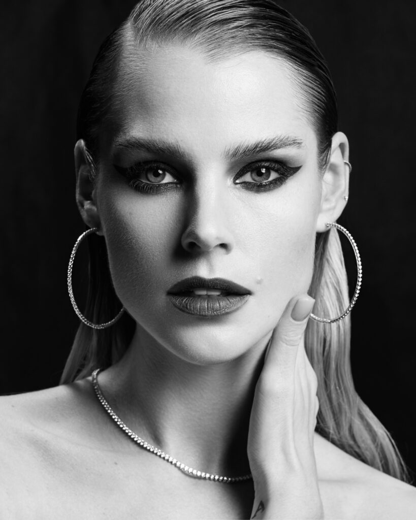 Фотосессия Алисы Знарок для LIFE MAGAZINE - фотограф Дамир Жукенов / ZHUKENOV DAMIR photograph