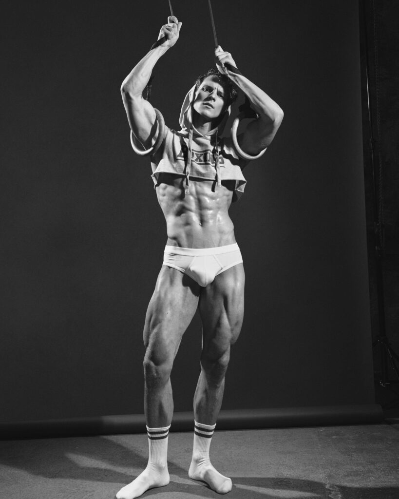 Фотосессия Ивана Кардакова для MMSCENE MAGAZINE - фотограф Дамир Жукенов / ZHUKENOV DAMIR photograph